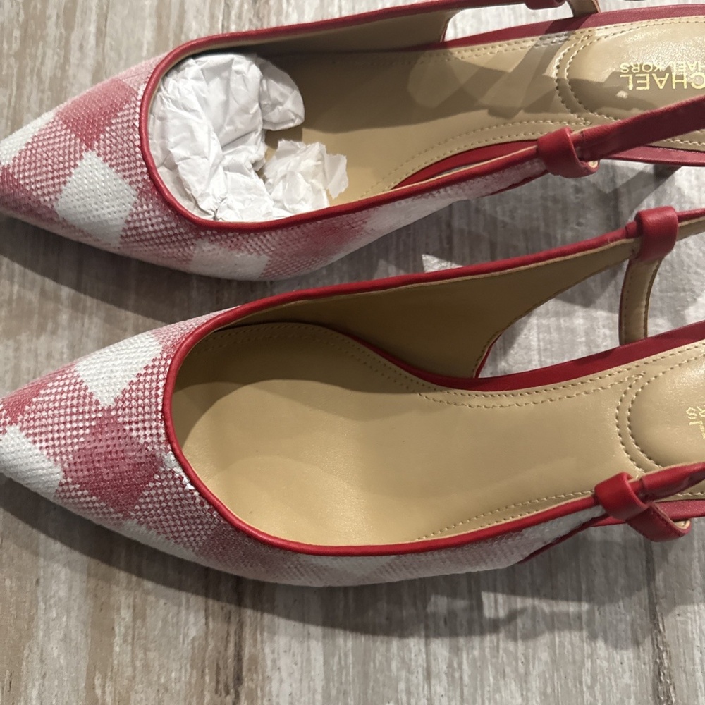 Michael Kors Doreen Flex Red Sequin Kitten Heel Pump - Picture 4 of 7